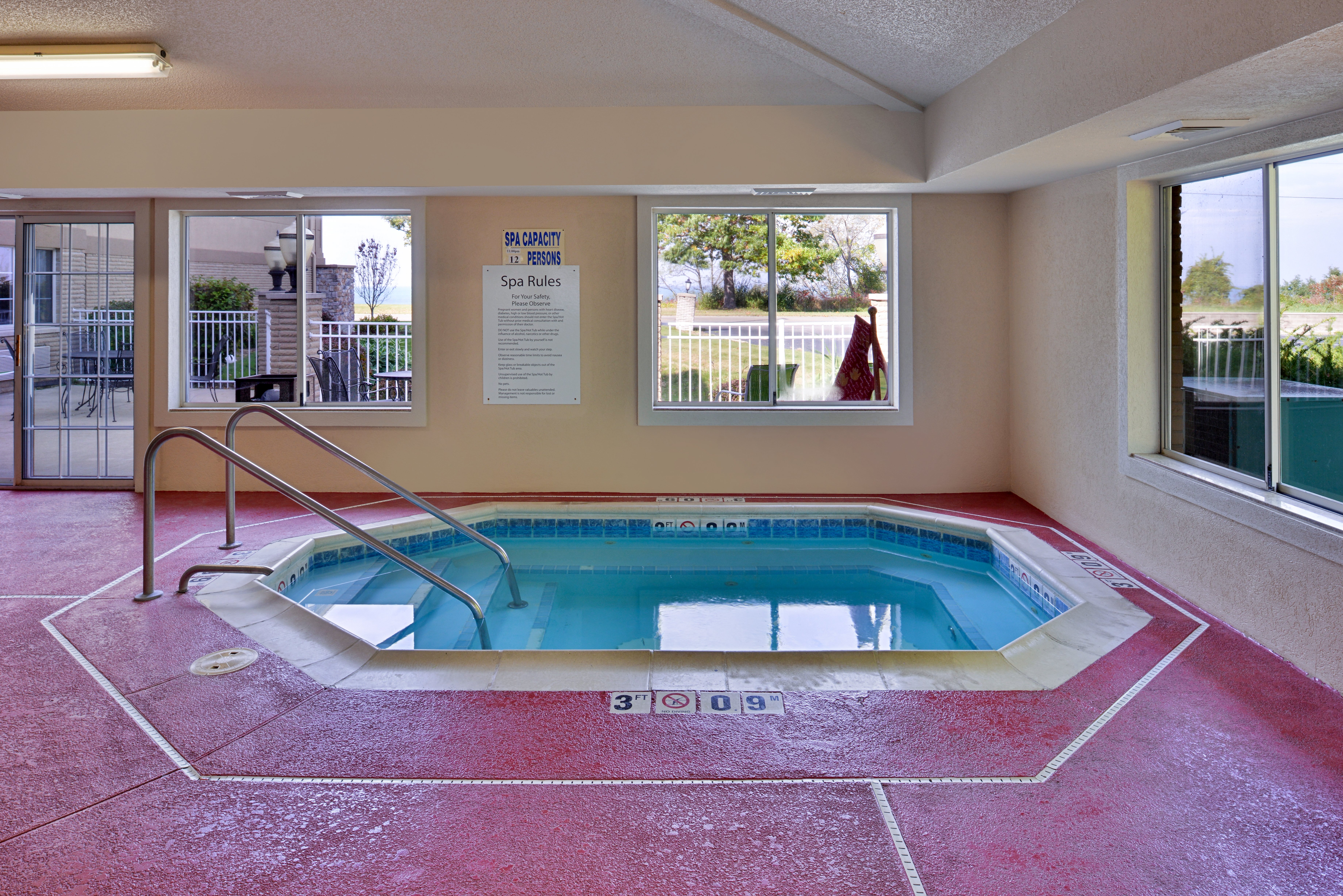 Holiday Inn Express Suites St Joseph 34/69