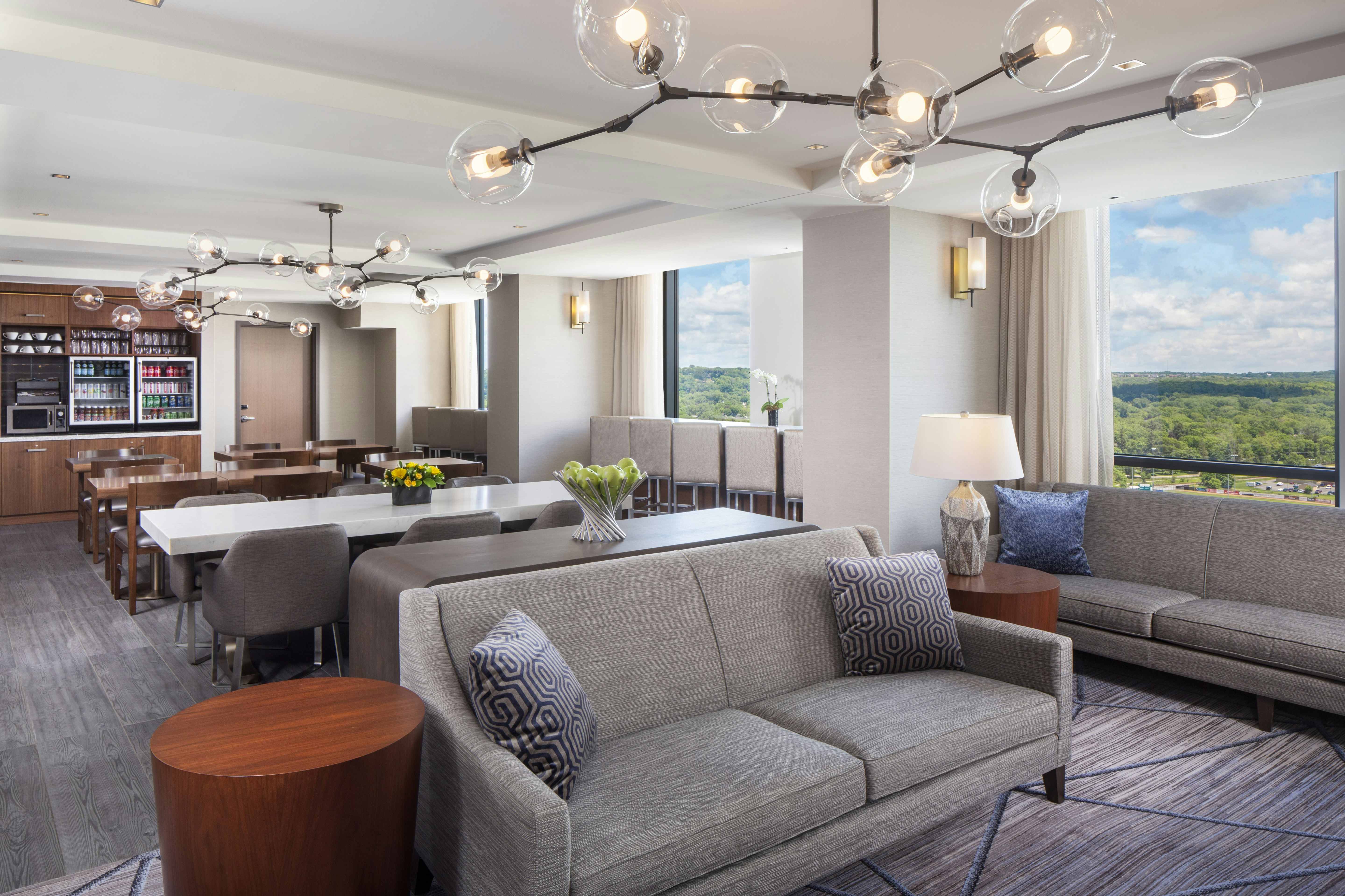 Hilton Rochester Mayo Clinic Area 32/49