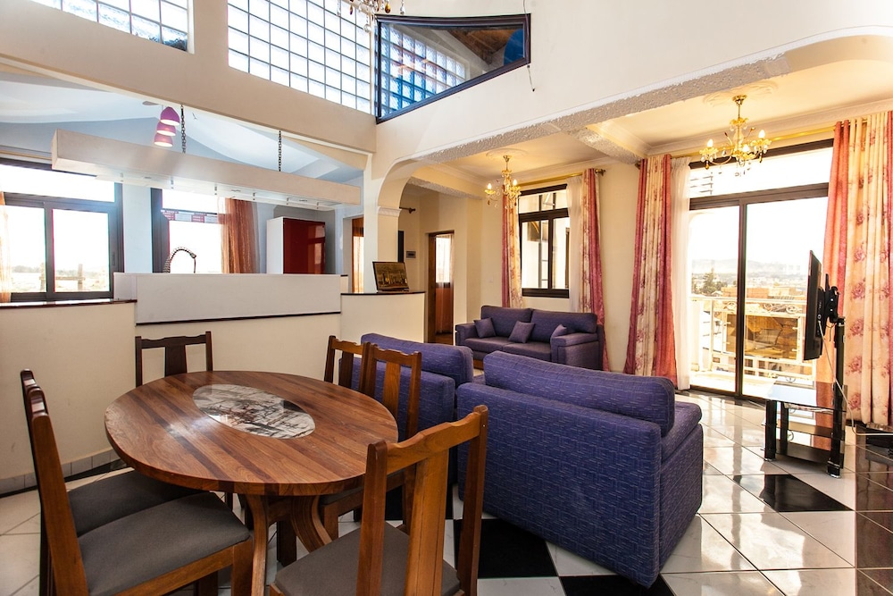 Oceanis Home & Voyages 35/50
