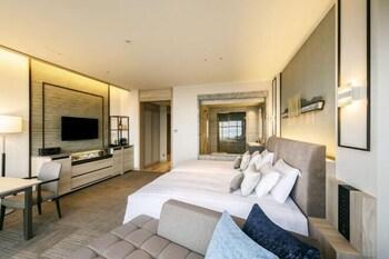 Premium, Luxury, Twin Beds, with View, Adult Only, Bathtub
