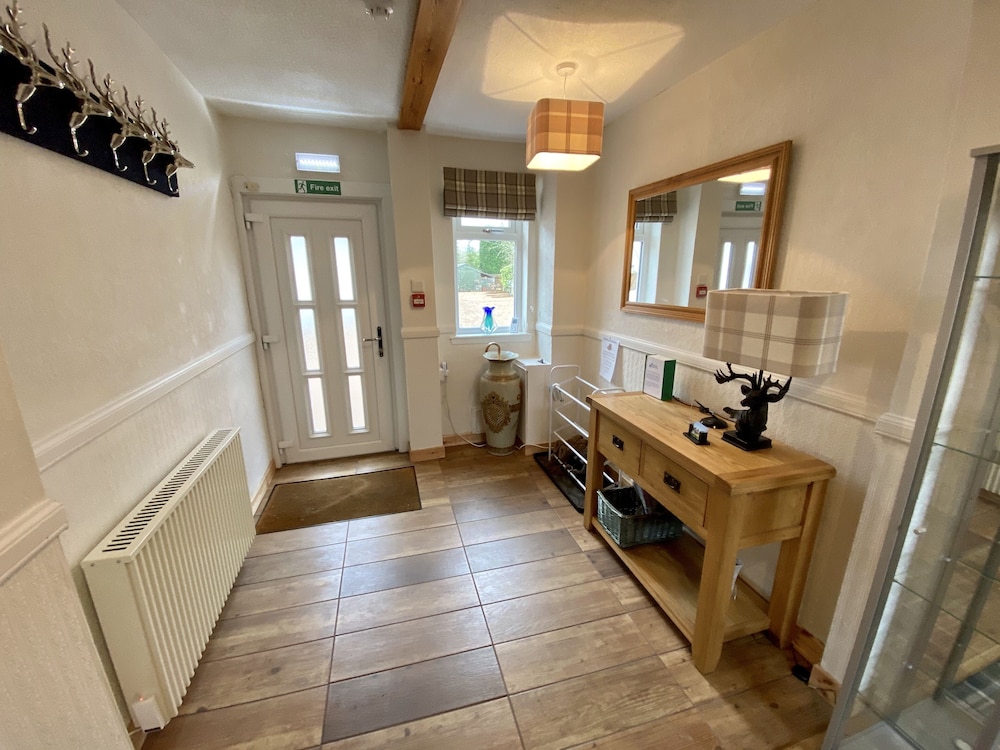 Coire Glas Guest House 11/28