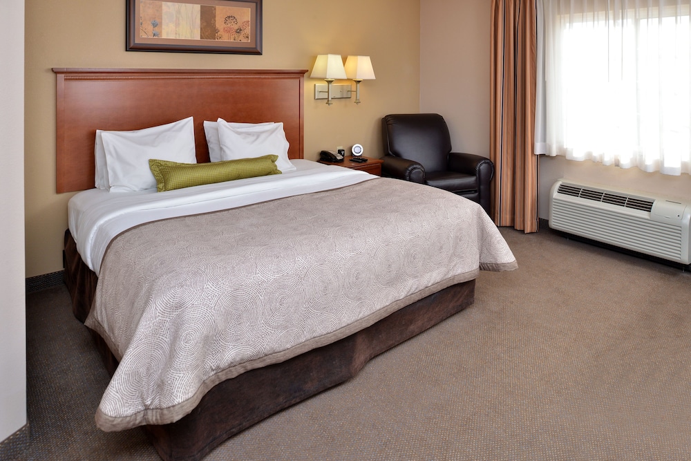 CANDLEWOOD SUITES WILLISTON 22/77