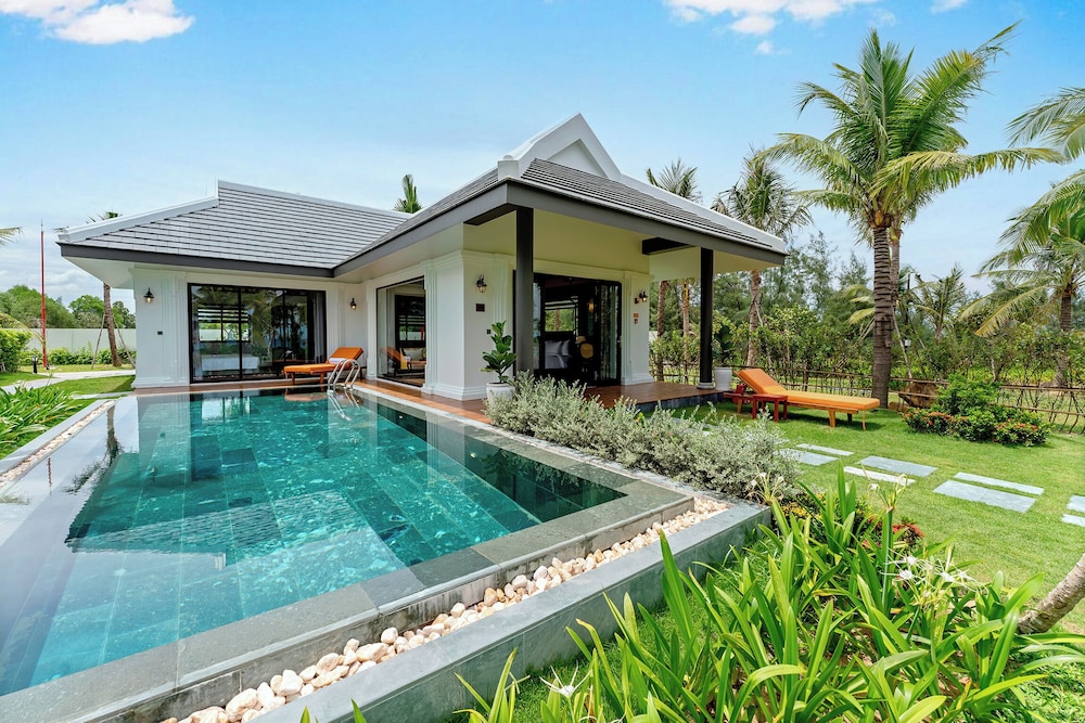 Bliss Hoi An Beach Resort and Wellness 5/49