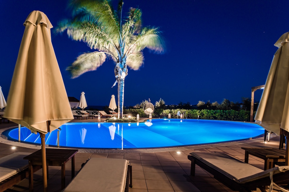 Colonides Beach Hotel 40/74