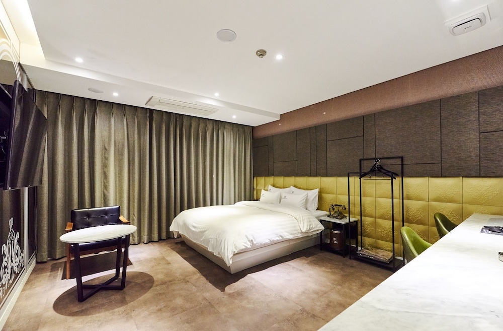 Hotel The Class 24/45
