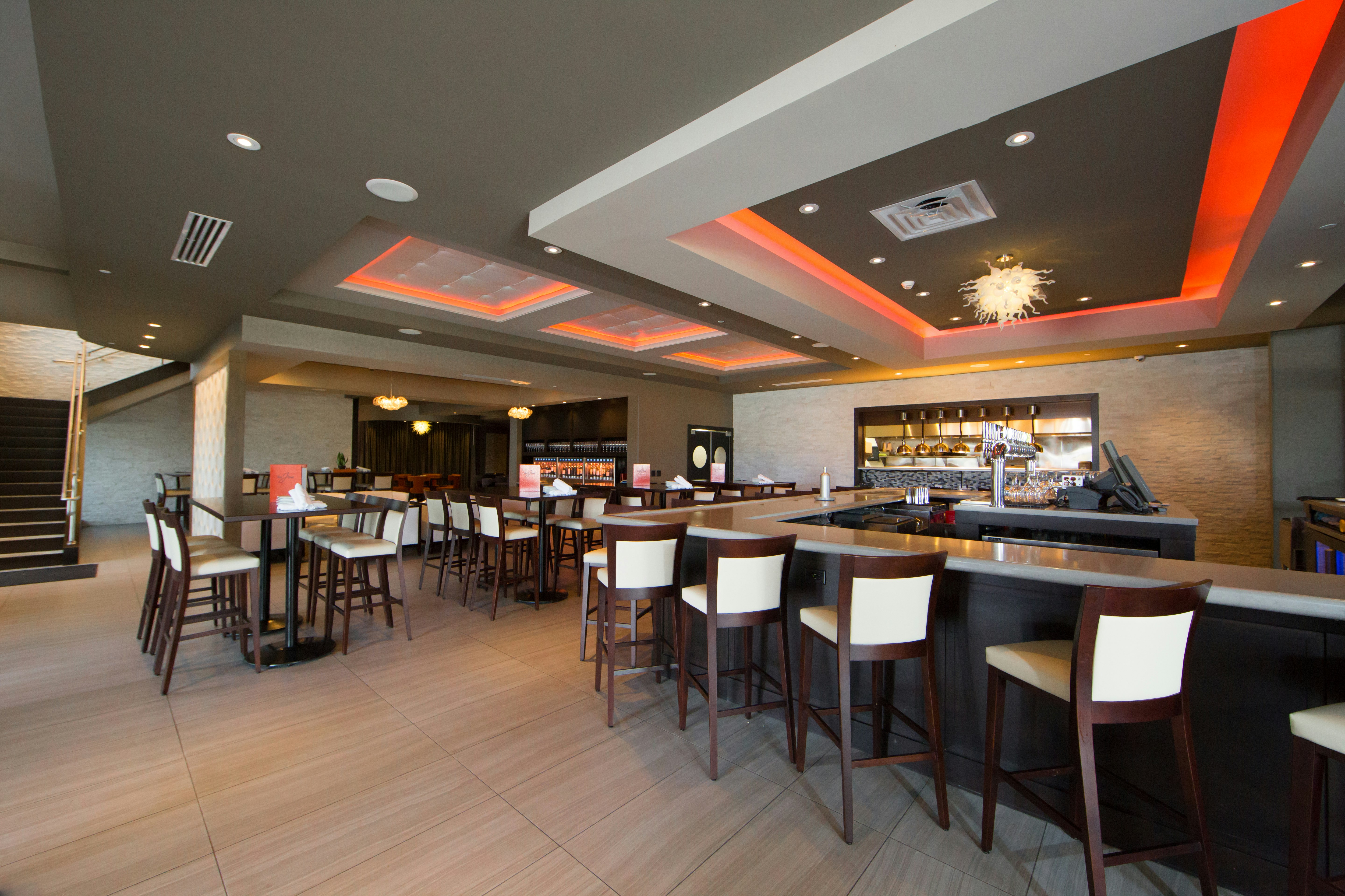 Holiday Inn Hotel And Suites Davenport 34/56