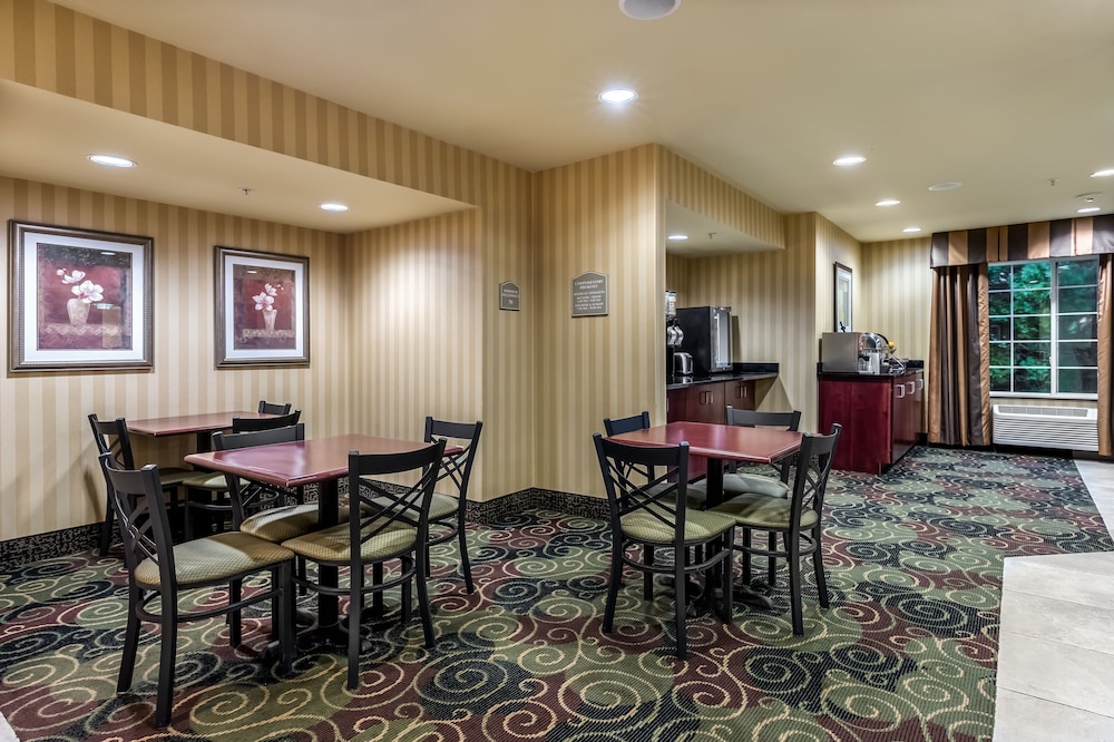 Cobblestone Inn and Suites - Vinton, IA 15/21