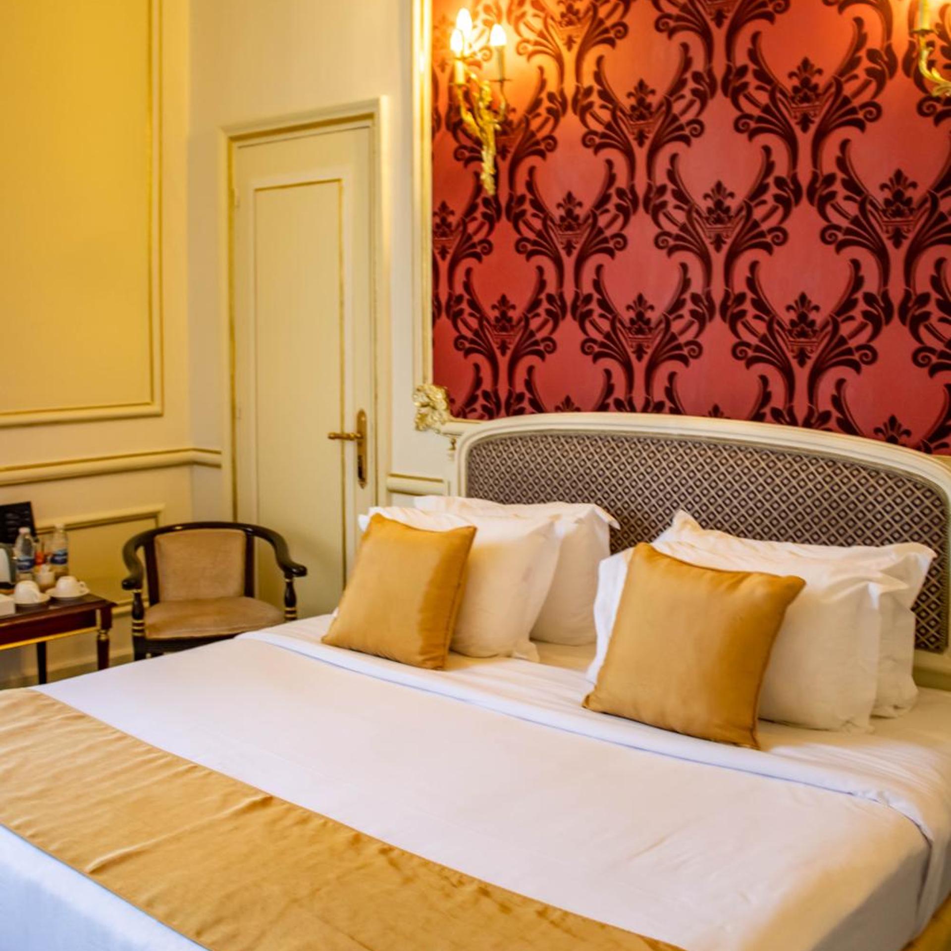 Gold, Deluxe, King Bed, Partial Sea View