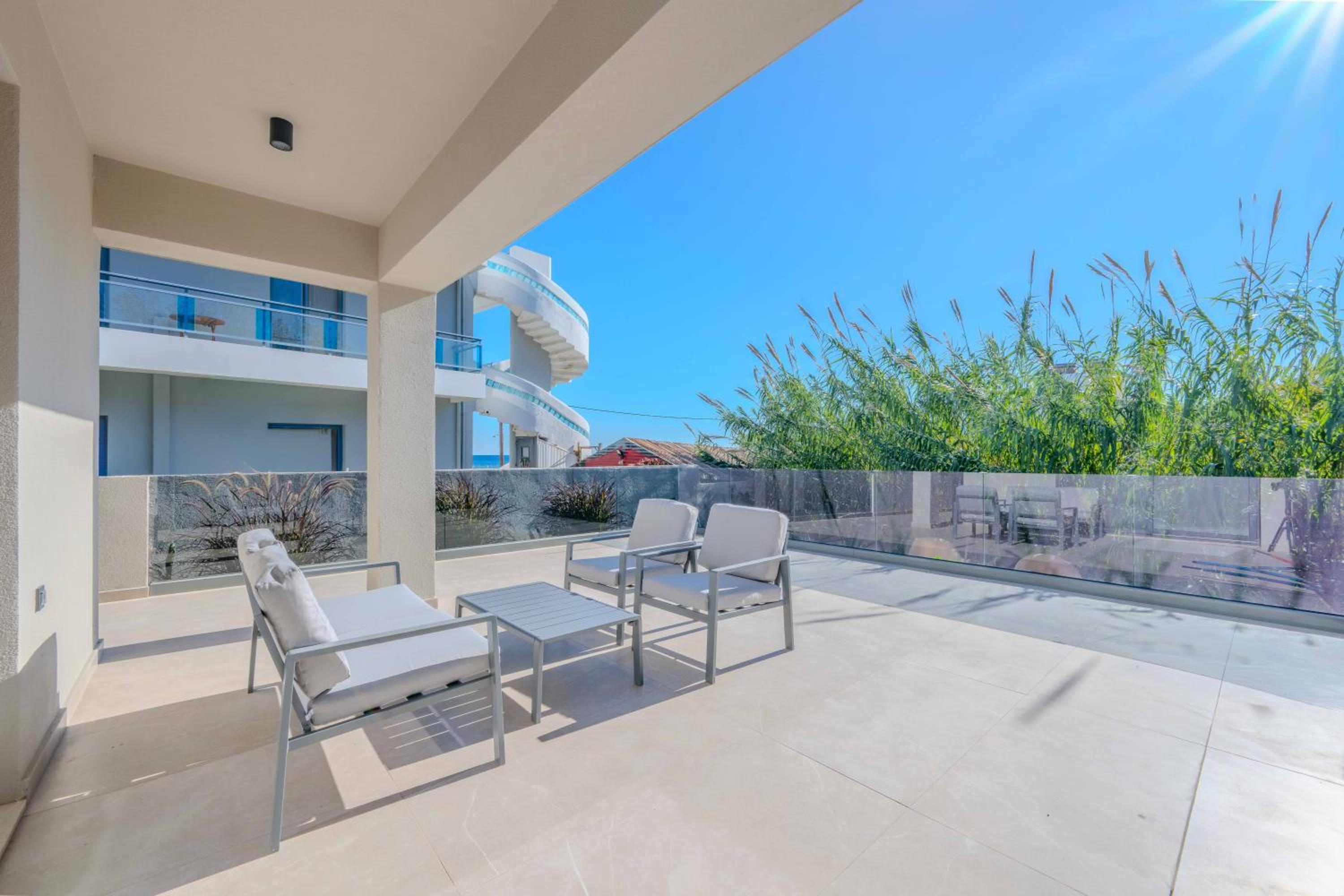 Alati Suites 35/35