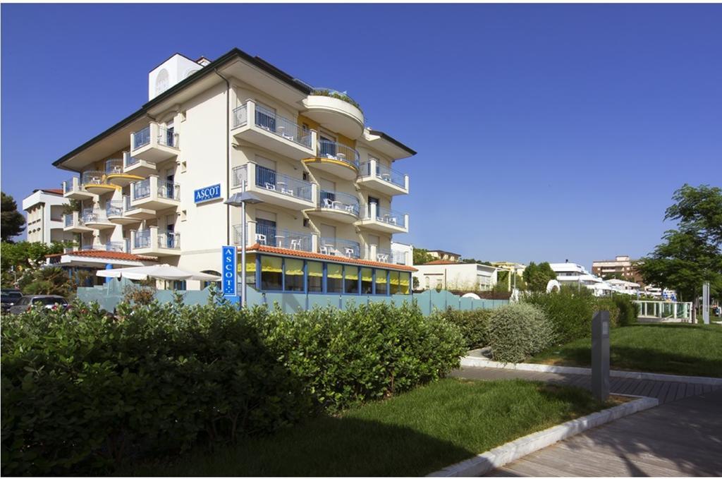Hotel Ascot 52/56