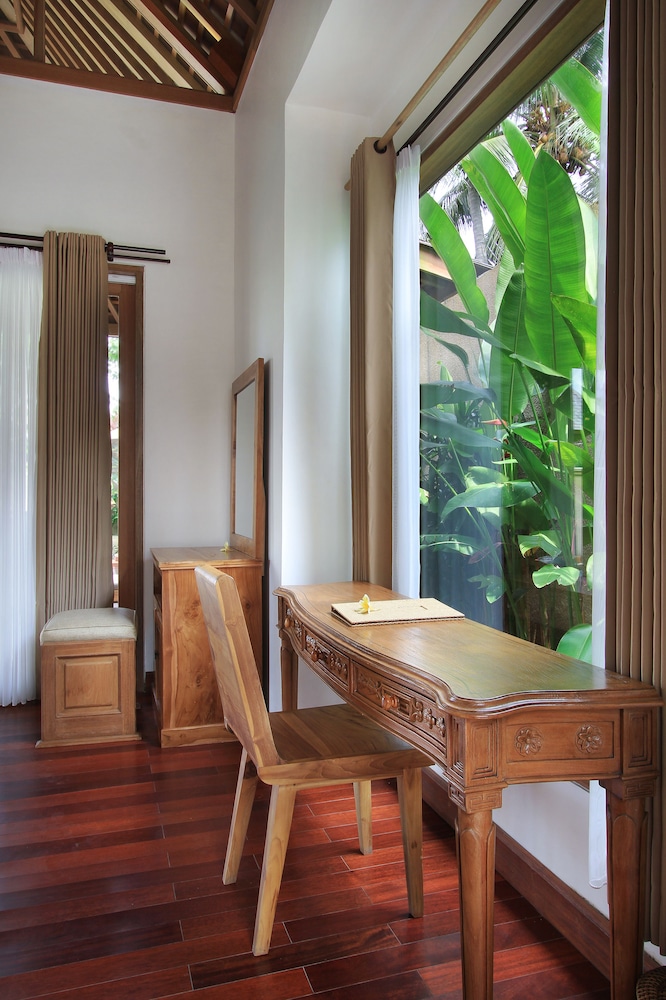 Graha Sandat Villas by Pramana Villas 15/33