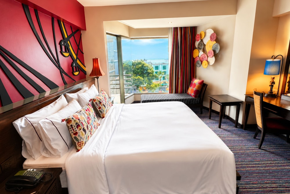 Theme, Suite, King Bed