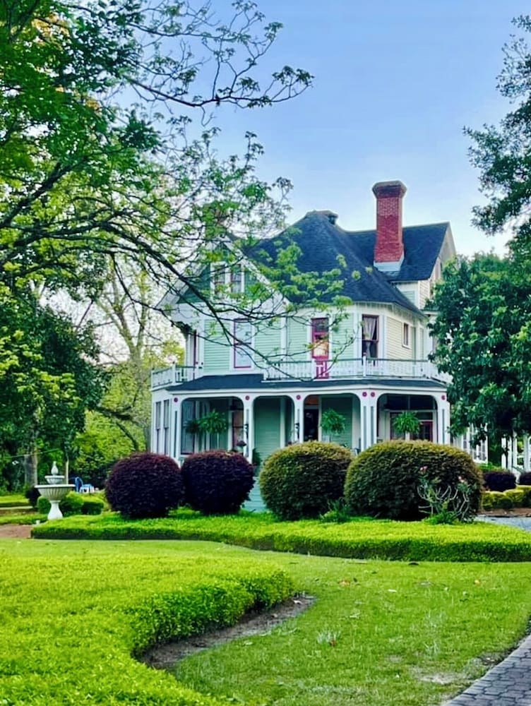 Peacock Place 64/65
