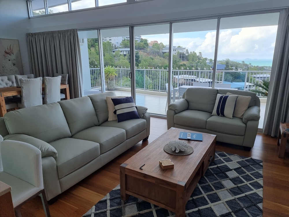 Azure Sea Whitsundays 34/51