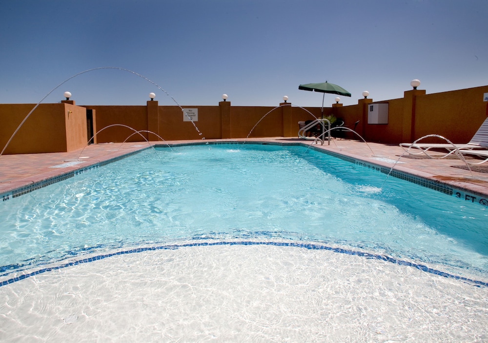 Holiday Inn Express Hotel And Suites Kingsville 4/55