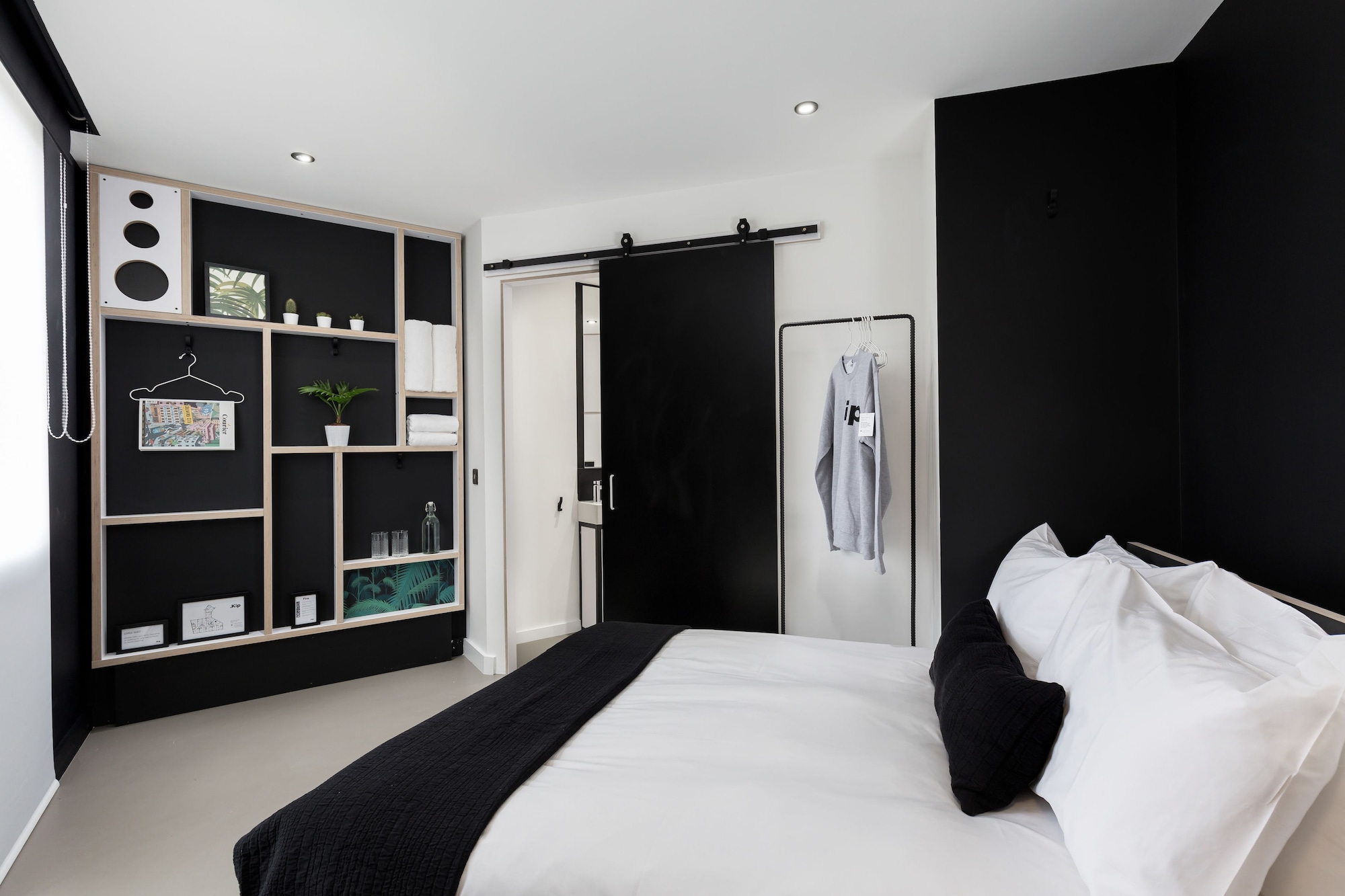 Medium, Double Bed