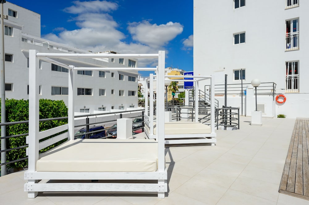 Aparthotel Vibra Sanan - Adults Only 36/43