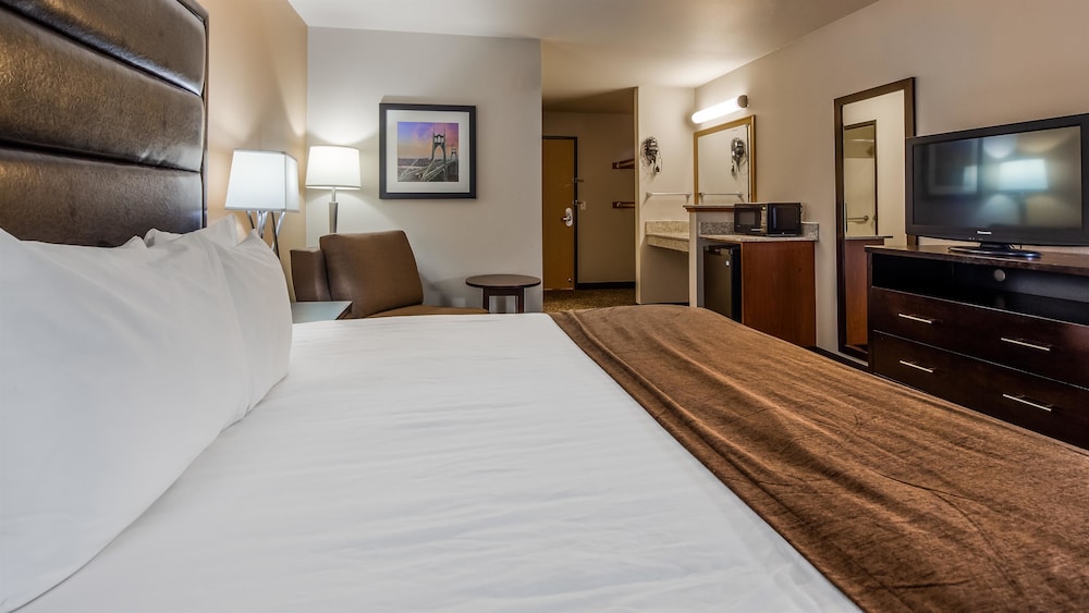Standard, Queen Bed