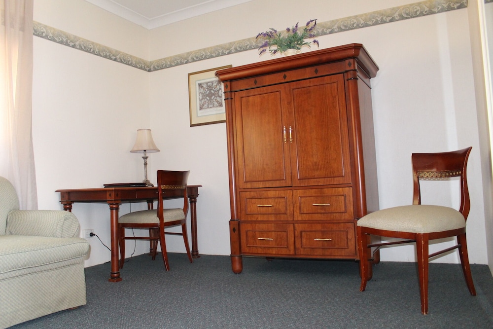 Best Western Cotswold Gardens 32/42