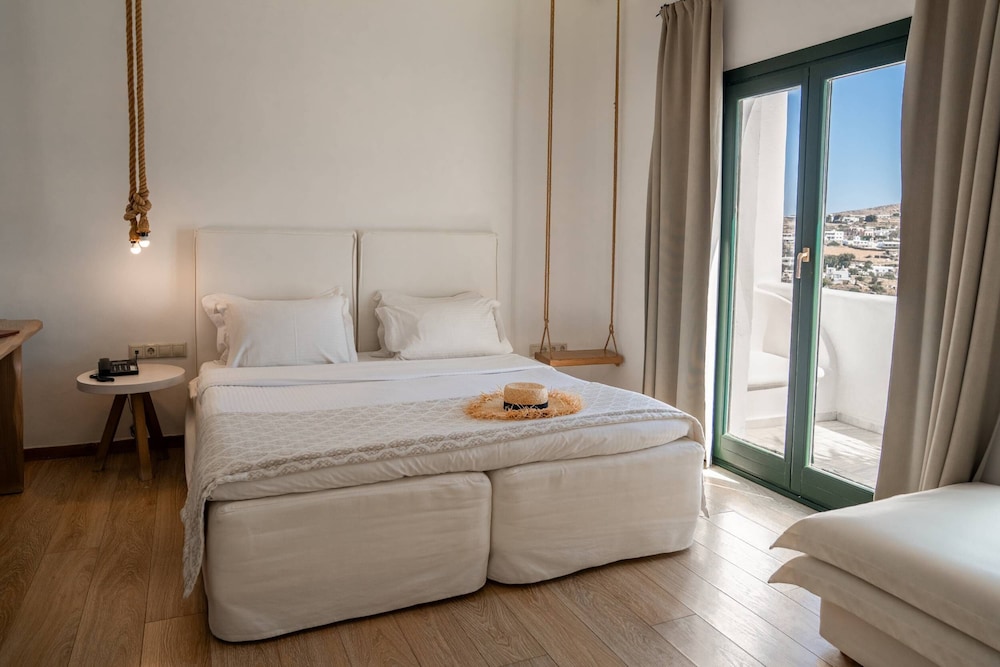 CLASSIC, DOUBLE OR TWIN BED, GARDEN VIEW