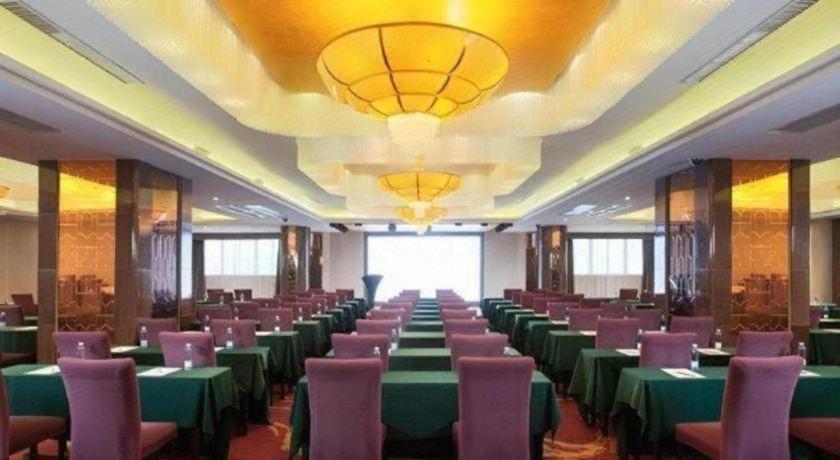 Venus Royal Hotel (The Royal Classic) 38/46