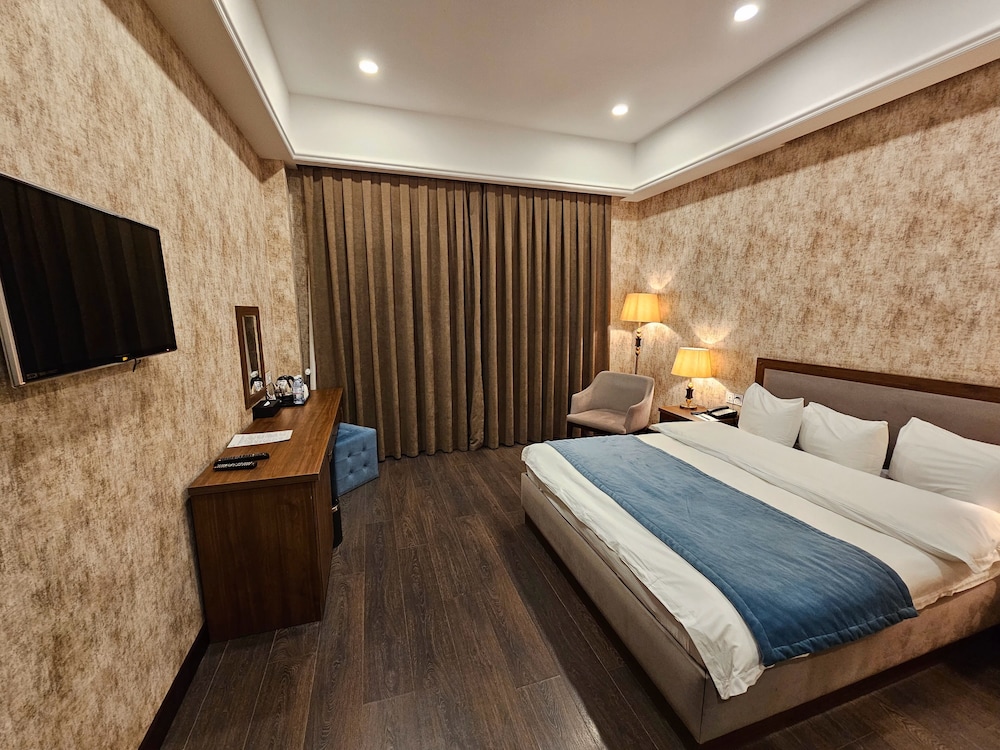 Macara Sheki City Hotel 10/30