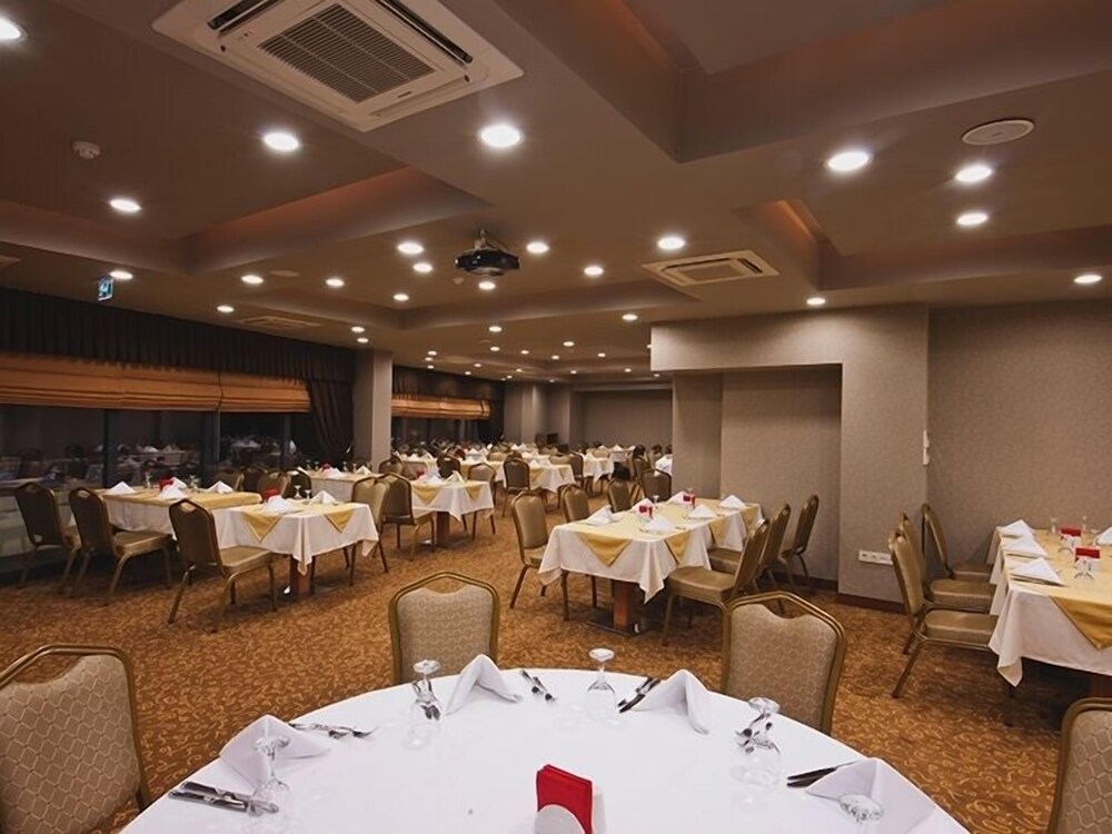 Volley Hotel Izmir 45/63