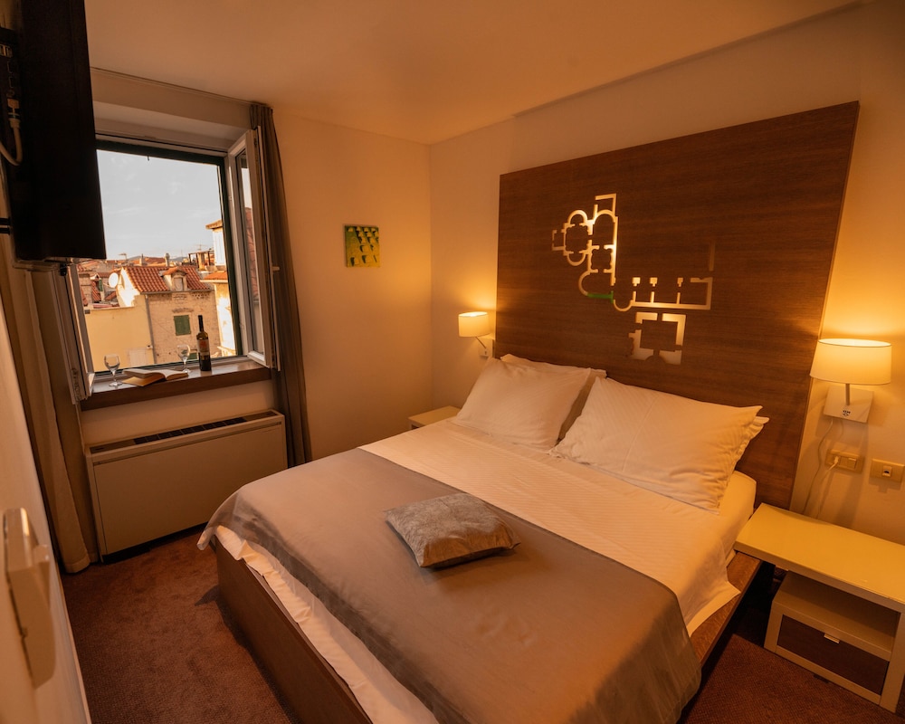 SUITE, TERRACE