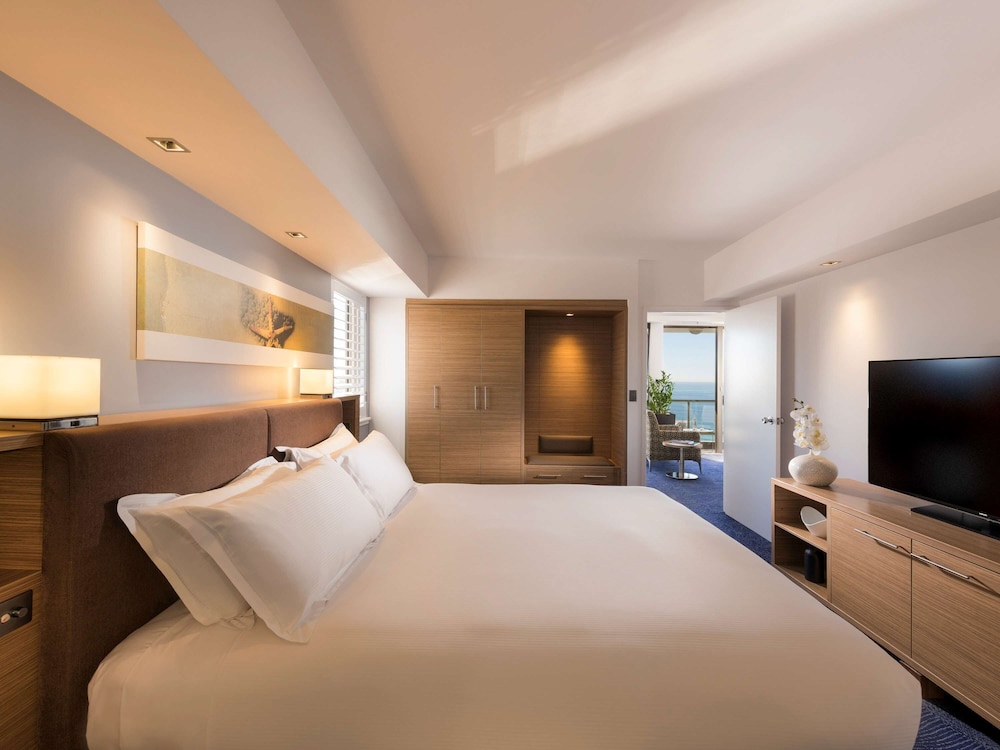 Sofitel Gold Coast Broadbeach 12/66