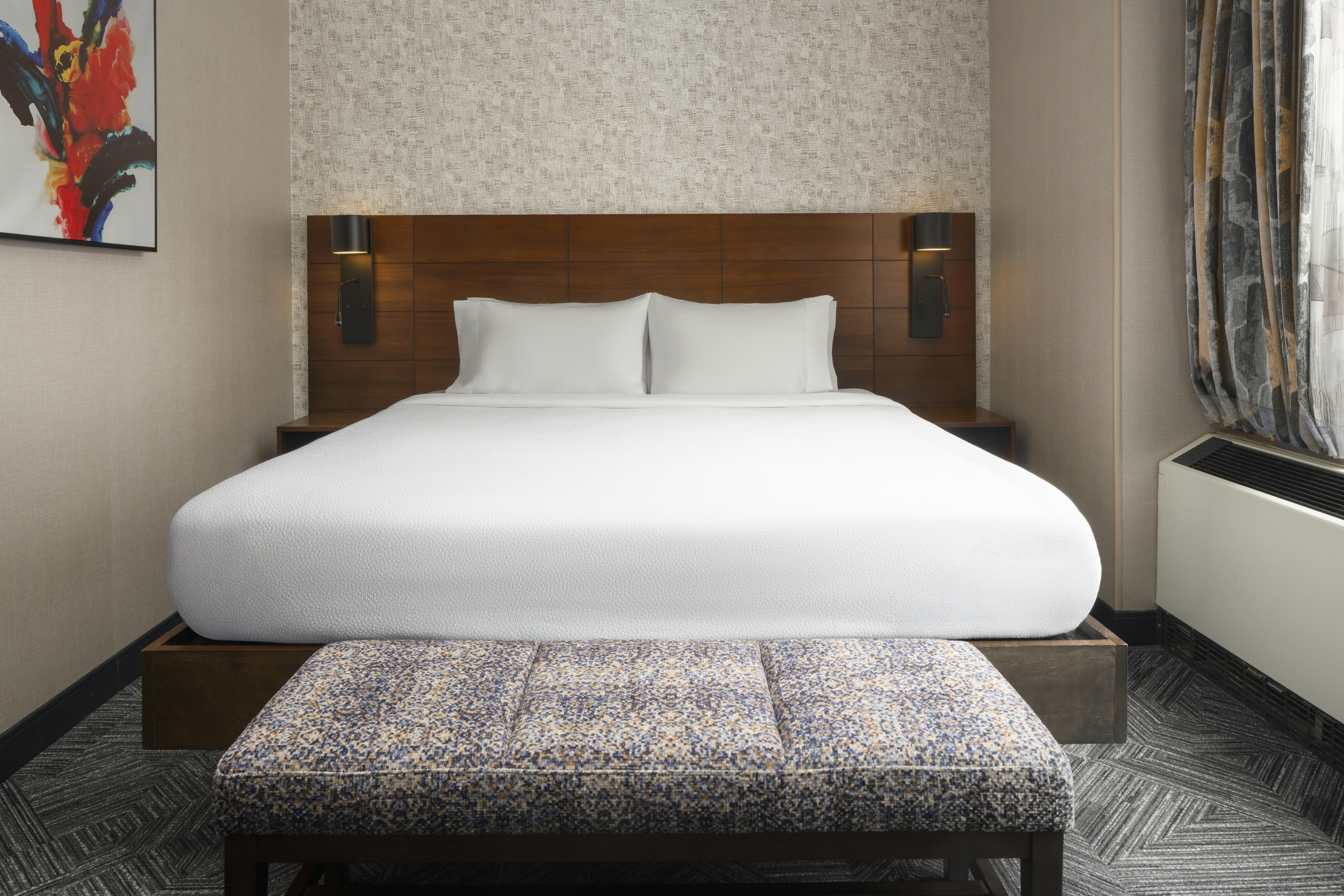 ROOM, KING BED