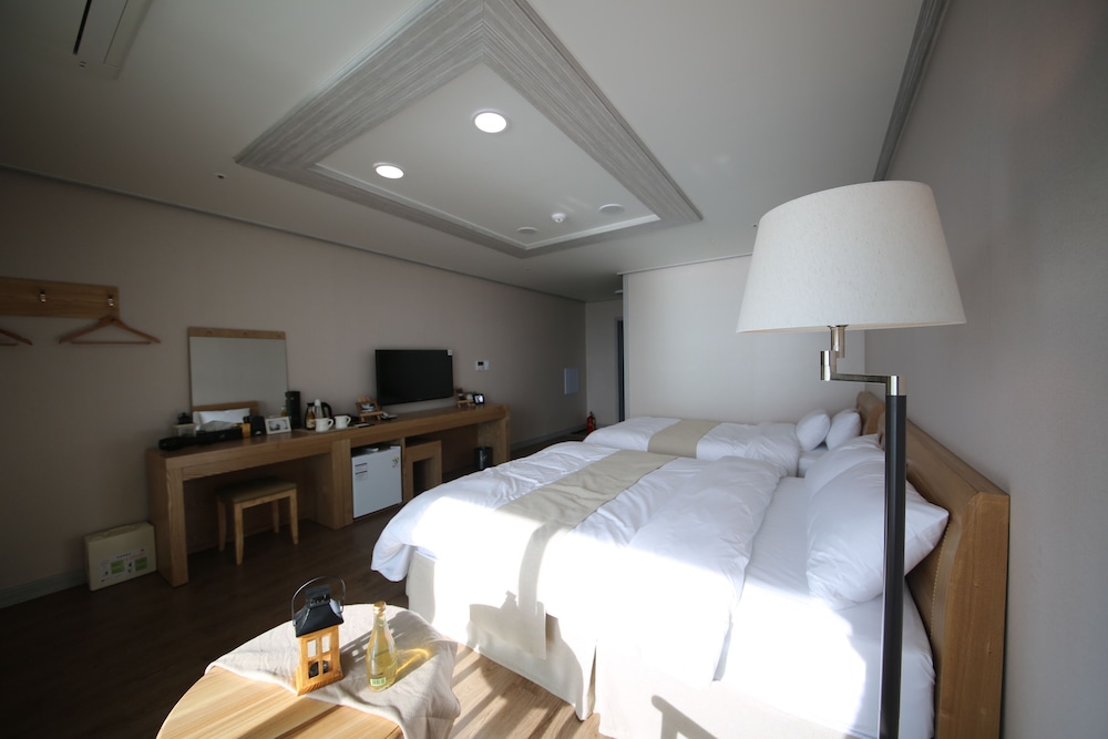 Hotel Aroha 32/47
