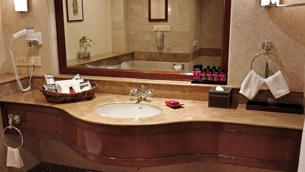 The Lalit Golf And Spa Resort Goa 48/50