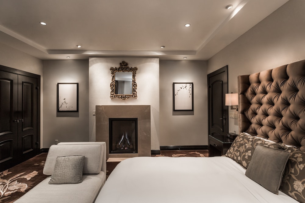 Montecito Inn 34/77