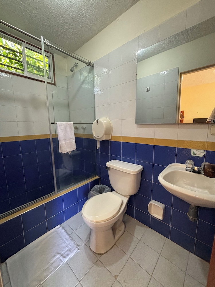 Hotel Posada Campestre San Gil 53/55