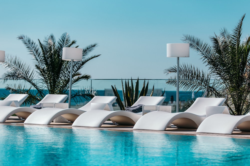 Hotel Opera Mamaia 4/70