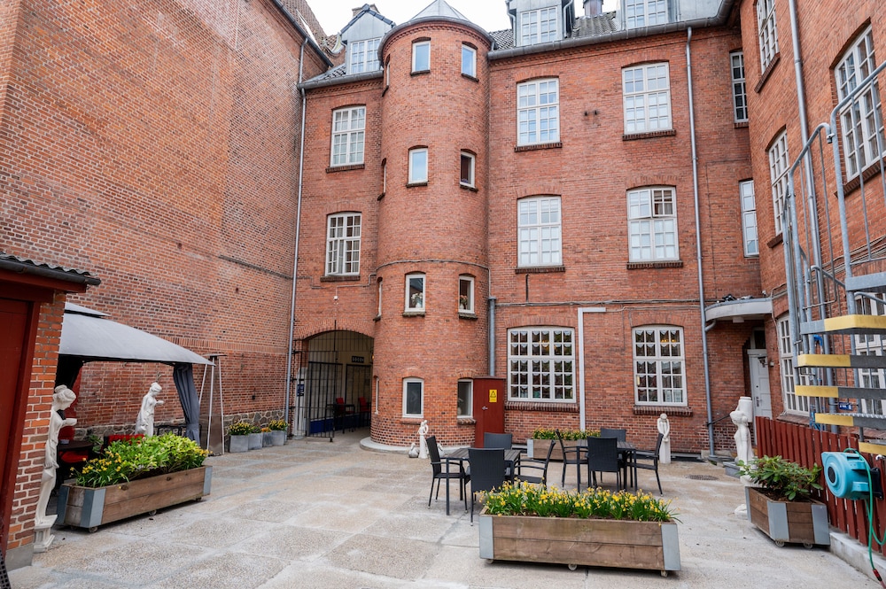 Palads Hotel 3/48