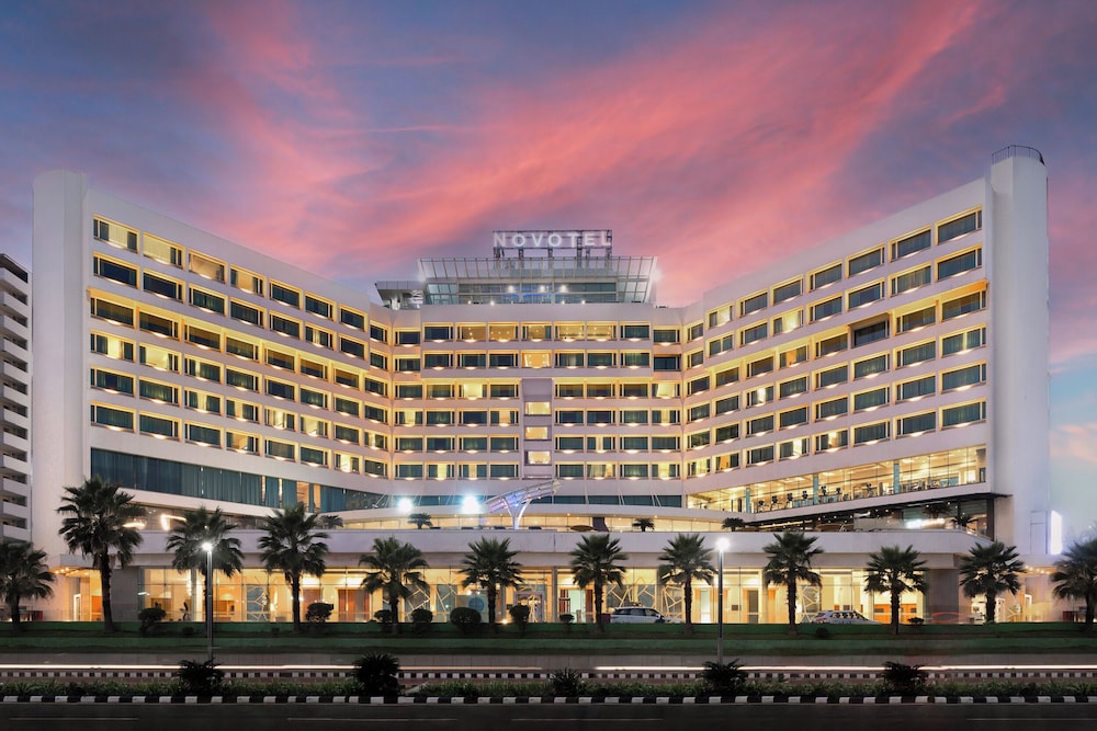 Novotel Visakhapatnam Varun Beach Hotel 3/75