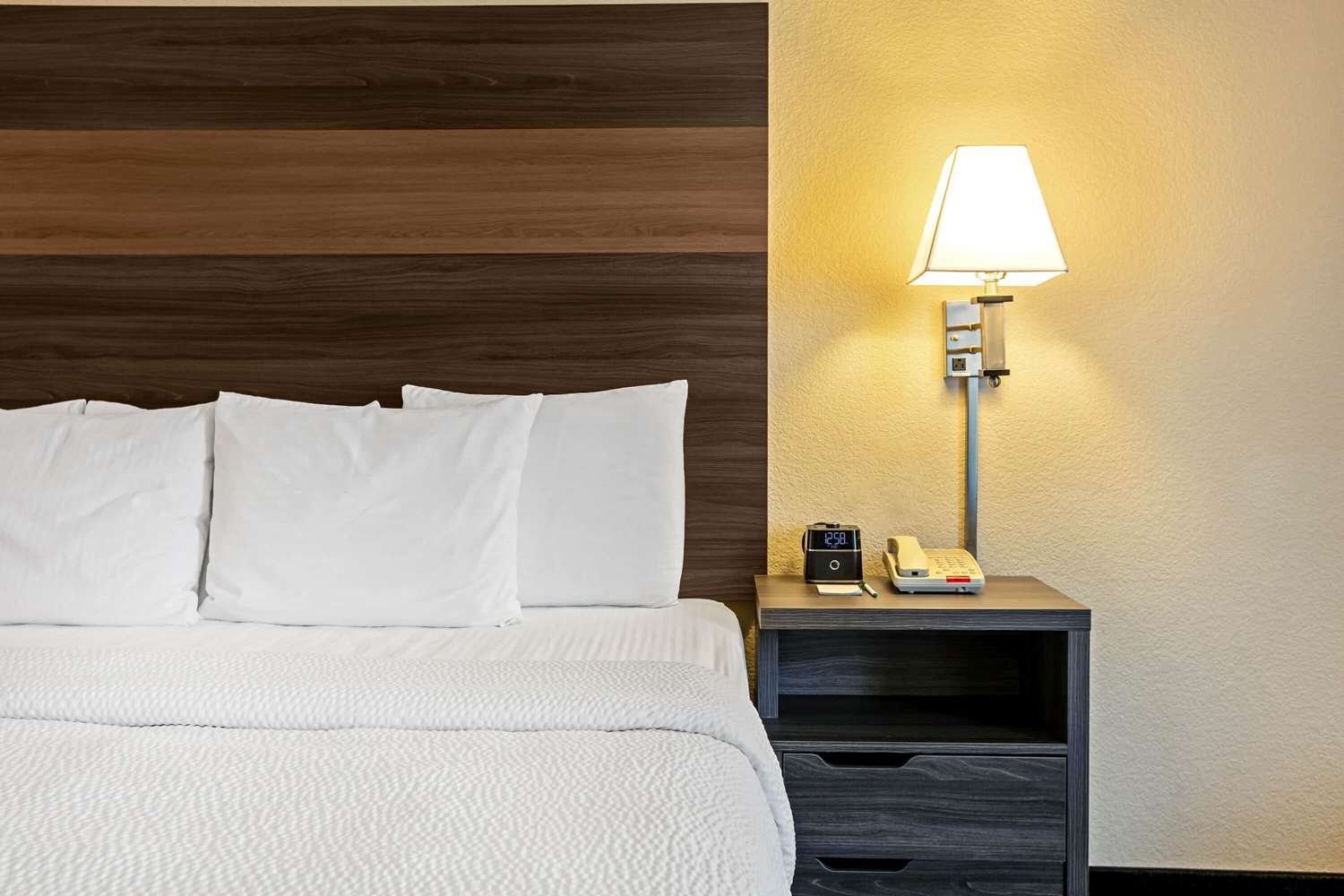 La Quinta Inn & Suites by Wyndham Garland Harbor Point 19/54