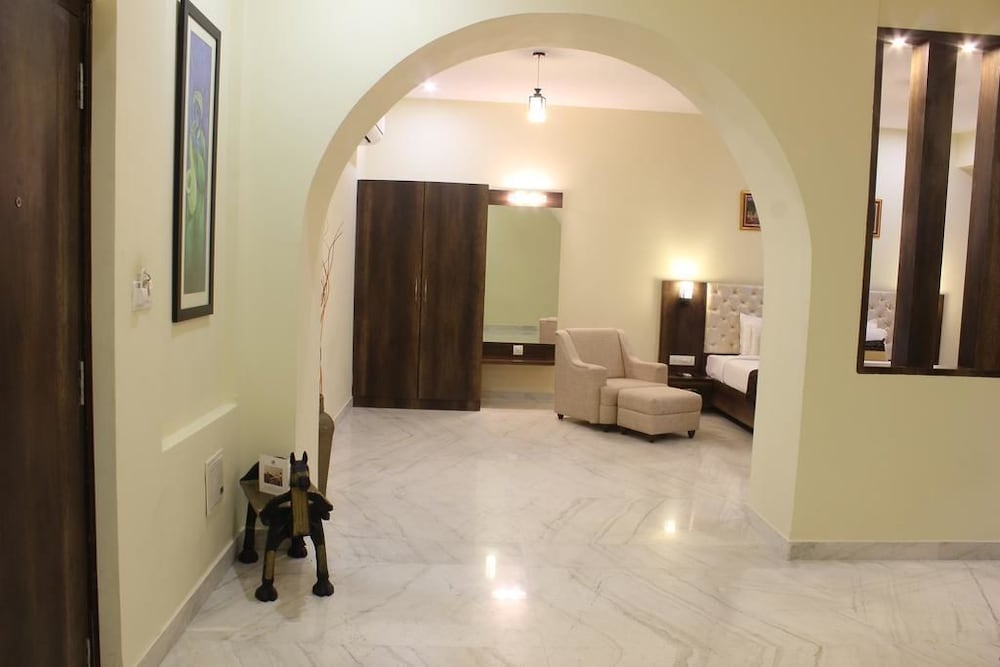 Regenta Central Mewargarh 22/43