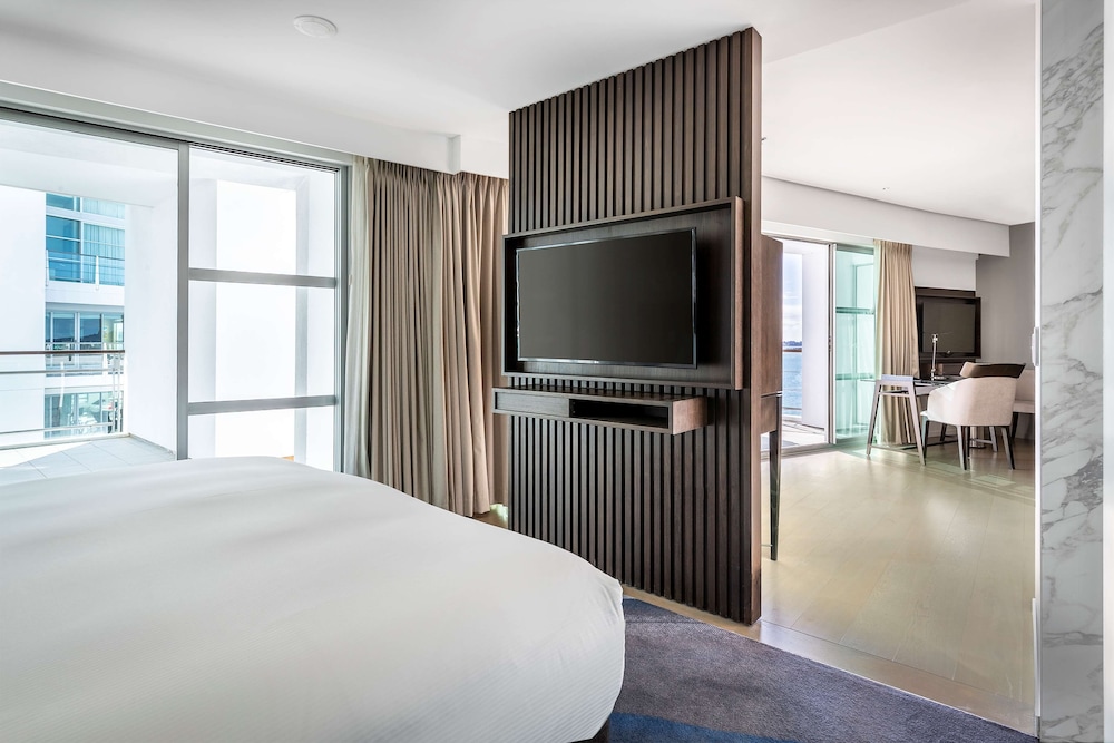 Hilton Auckland 17/78