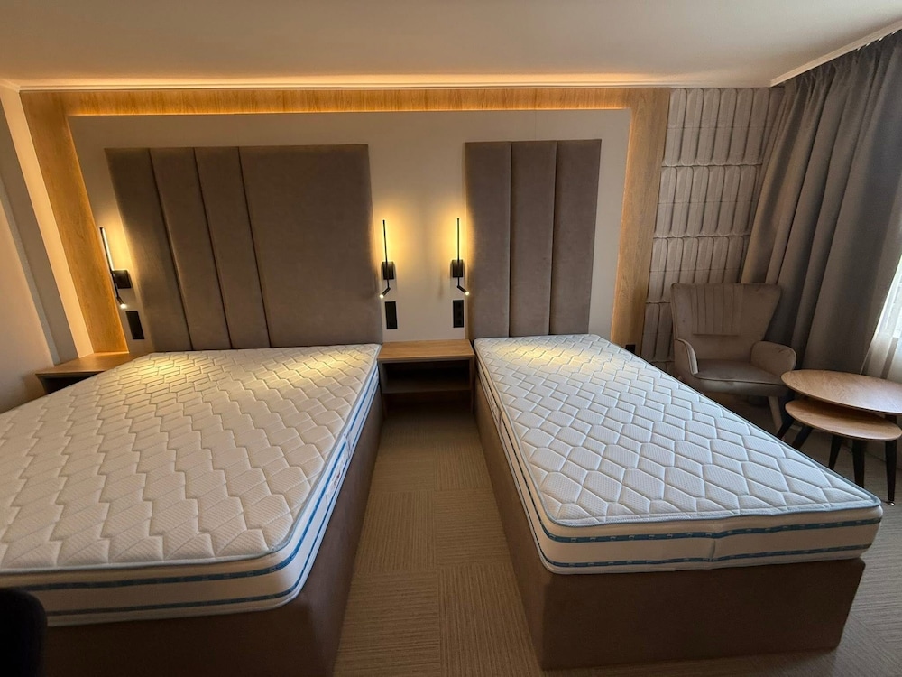 Hotel Luxor 15/50
