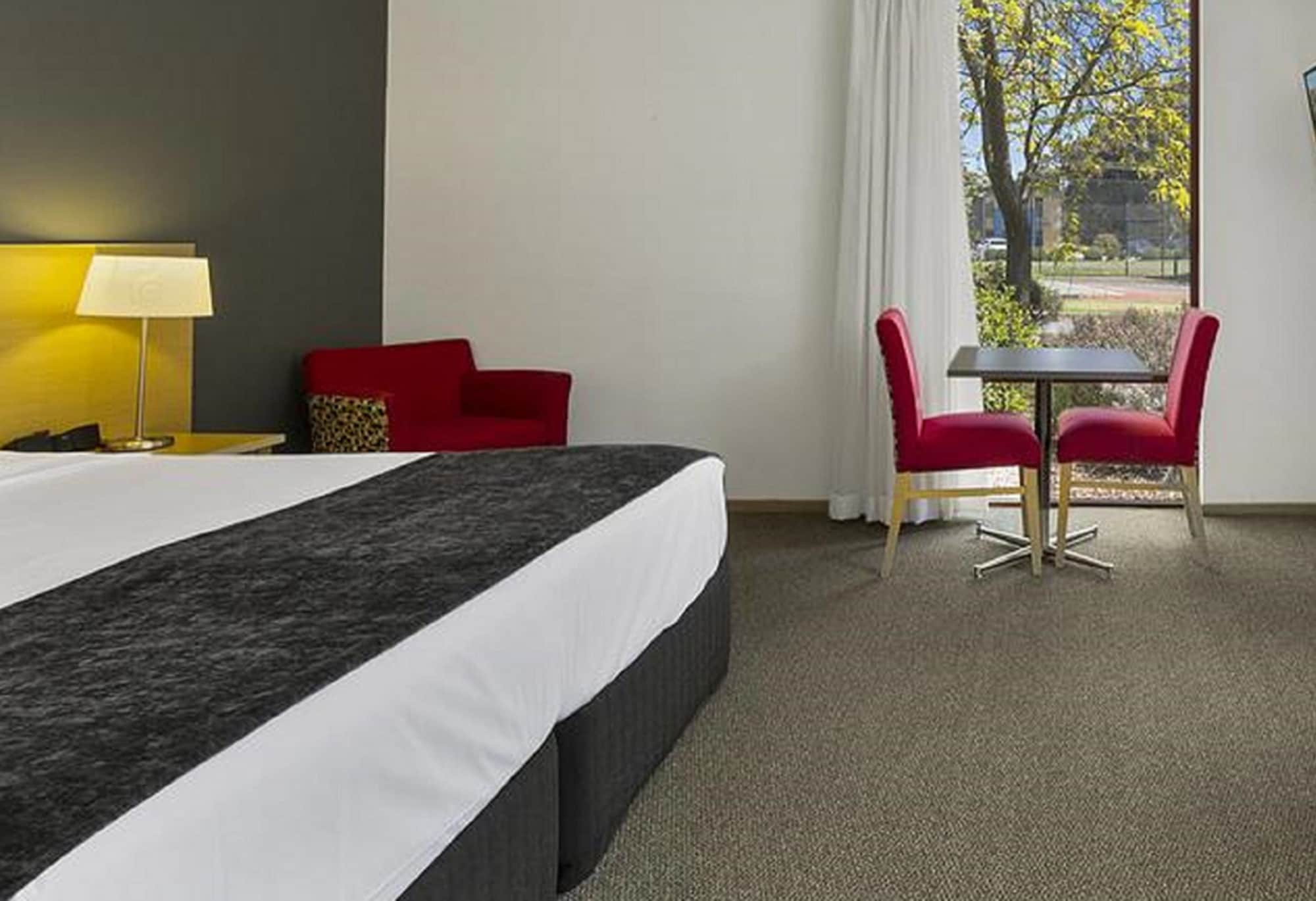 جناح بسرير كوين، Quality Inn & Suites Traralgon 2/5