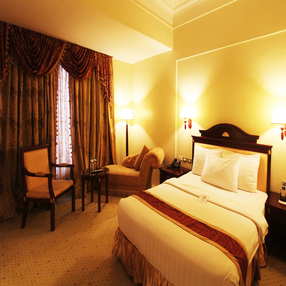 Sarrosa International Hotel And Residential Suites 10/50