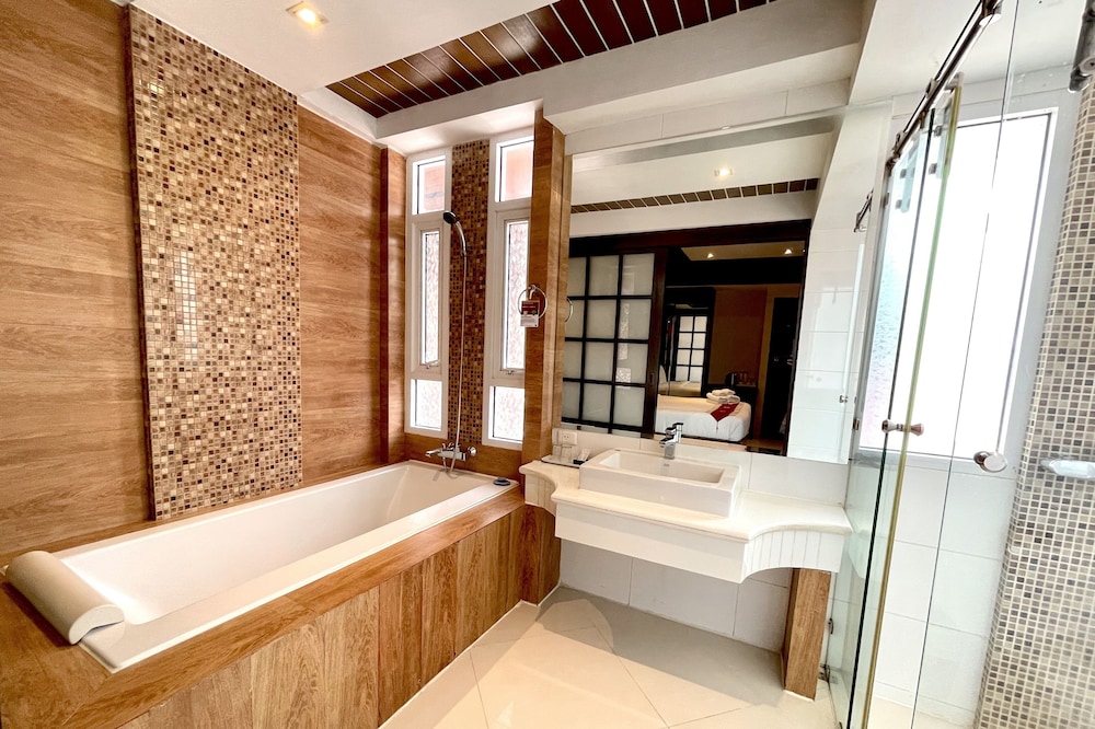 Rayaburi Hotel Patong 52/52