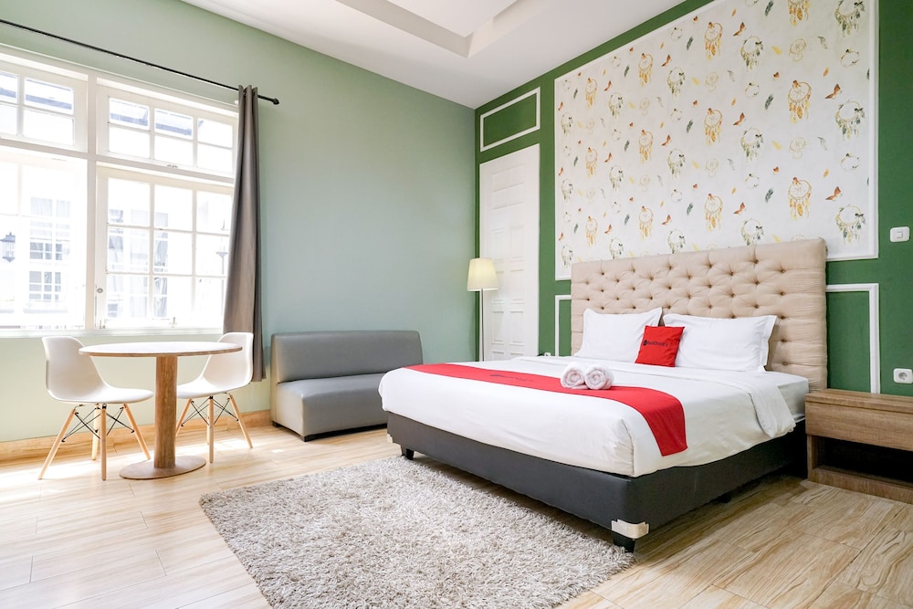 Reddoorz Premium Near Rs Pondok Indah 19/46