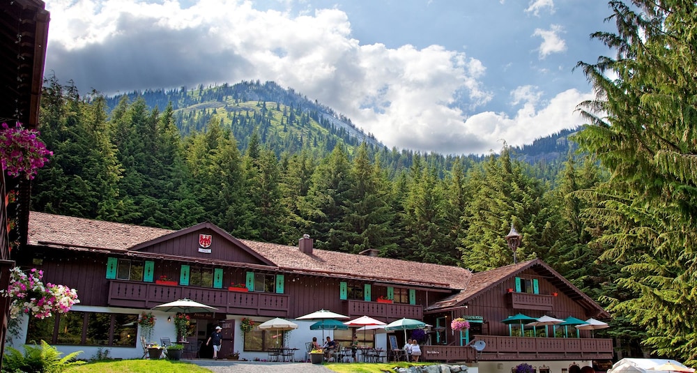 Crystal Mountain Hotels 44/50