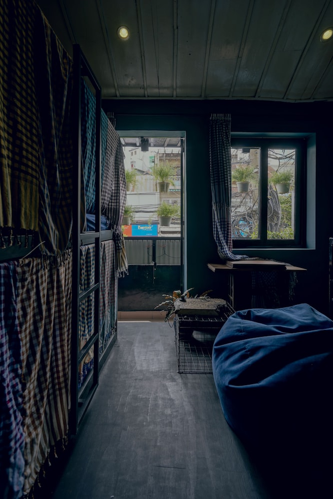 Leuleu Hostel 2 11/15