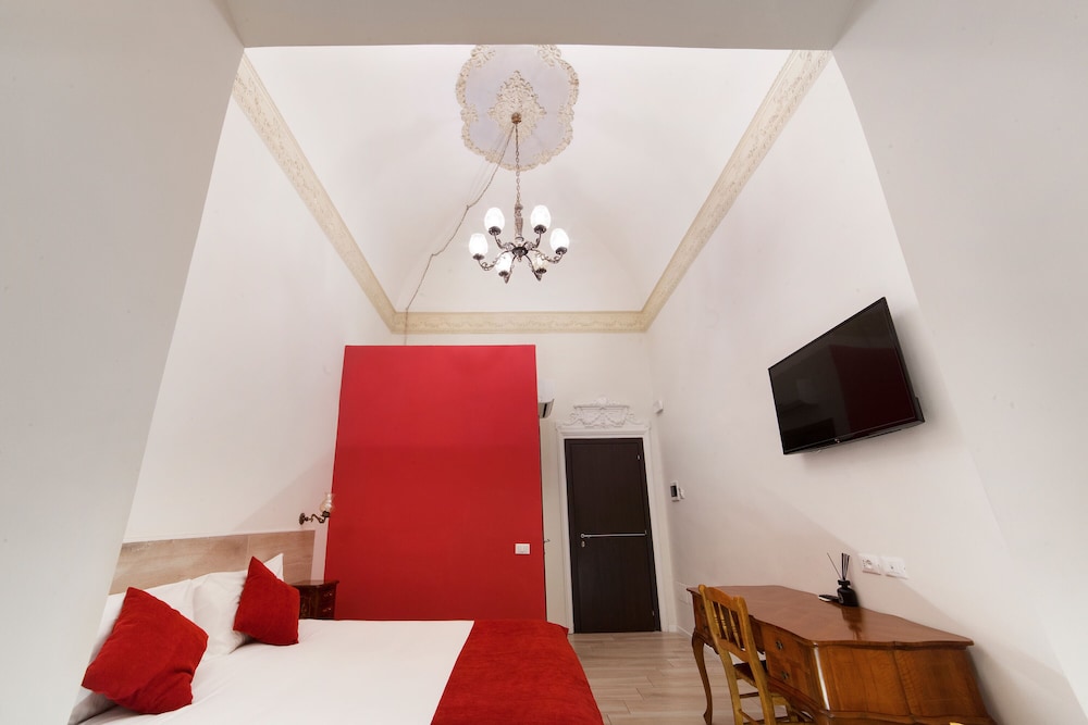 Dada Suites 40/49