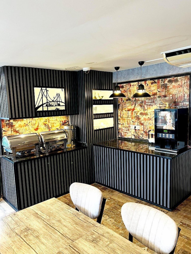 LEYENDA HOTEL 36/50