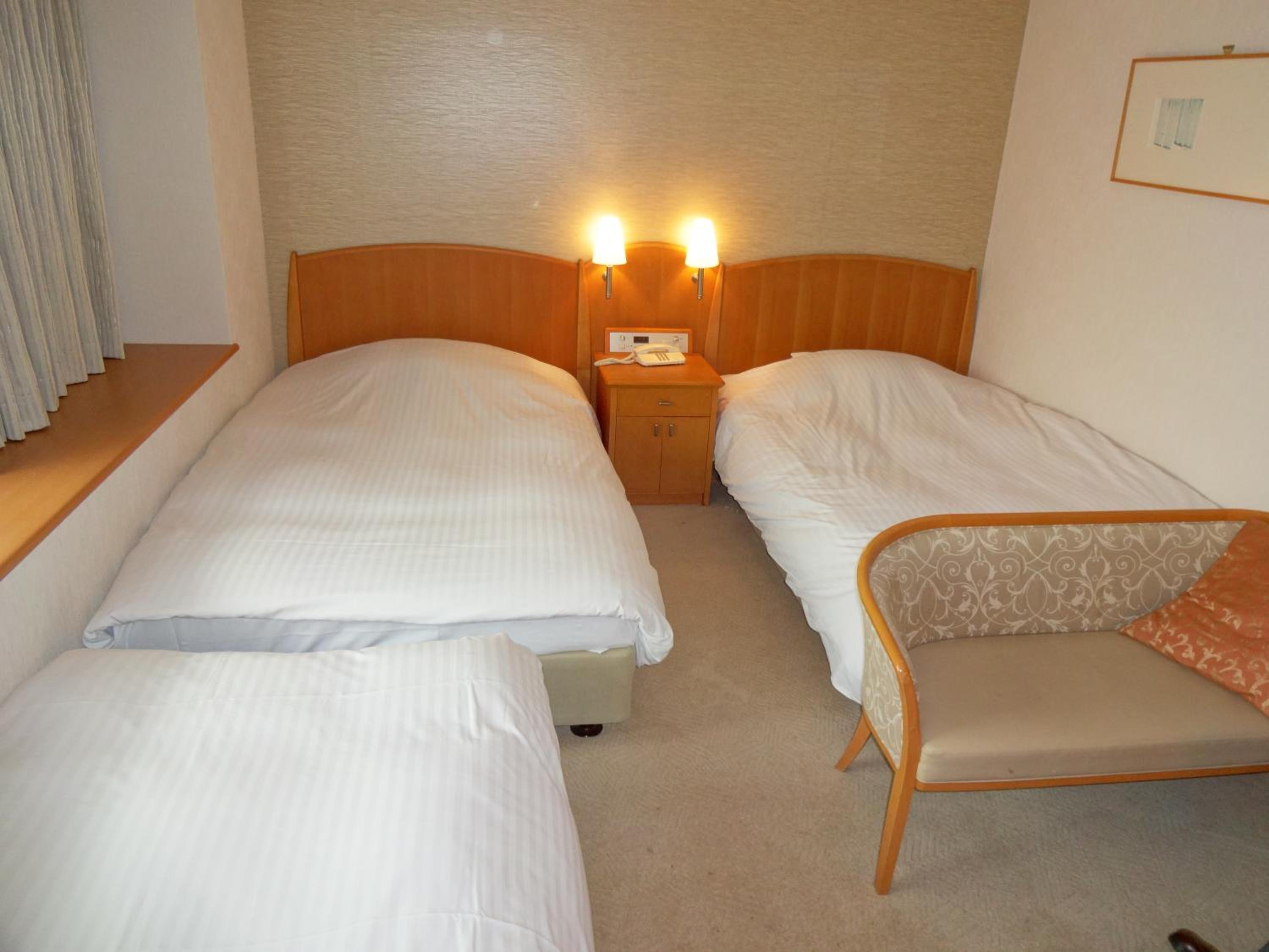 Room, Triple, Kobe Luminous Hotel 4/8